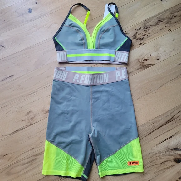 PE Nation Sprint Sports Bra - Picture 9 of 9